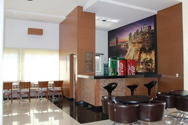 Guines Palace Hotel Патросиниу Экстерьер фото
